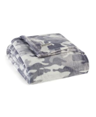 Kenneth Cole - Blend Out Camouflage Ultra Soft Plush Throw