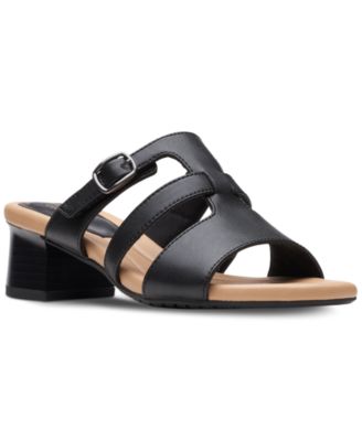 Clarks - Women's Desirae Palm Slip-On Sandals
