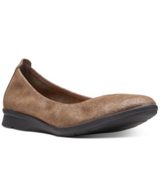 Clarks - Women's Jenette Ease Slip-On Flats